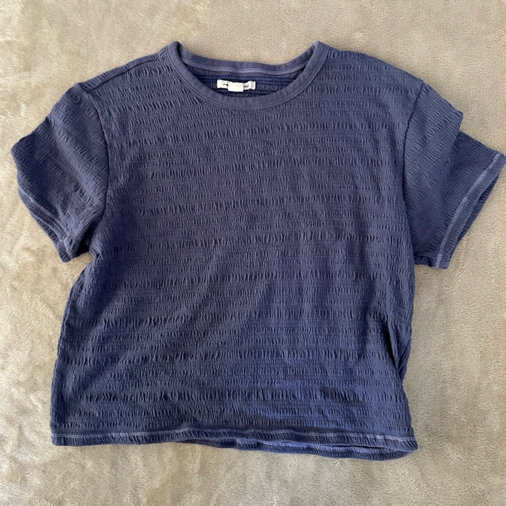 Blue shirt
American Eagle
Size Small
Super comfy